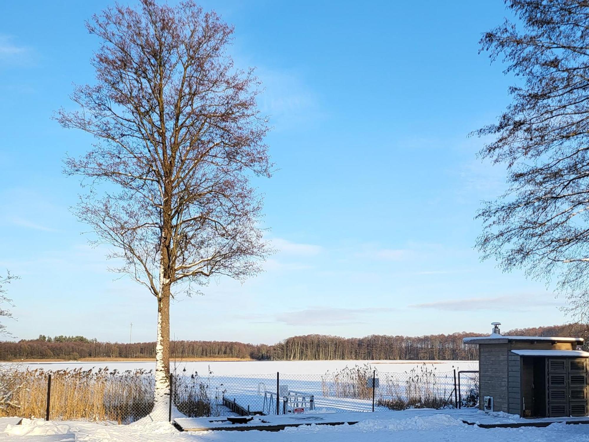 Okno Na Wode- Caloroczne Z Linia Brzegowa Jeziora I Sauna Holiday home *